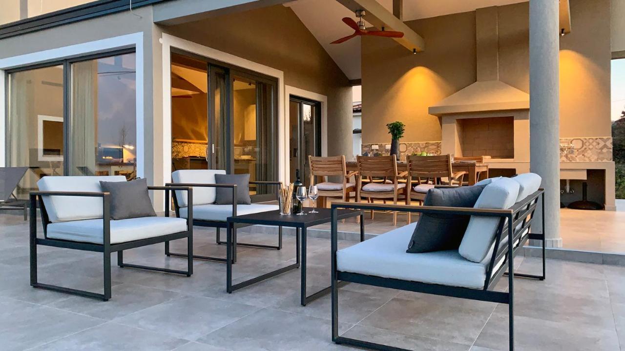 Villa & Jardin - Luxury Villa With Swimming Pool Vrh  Exterior photo