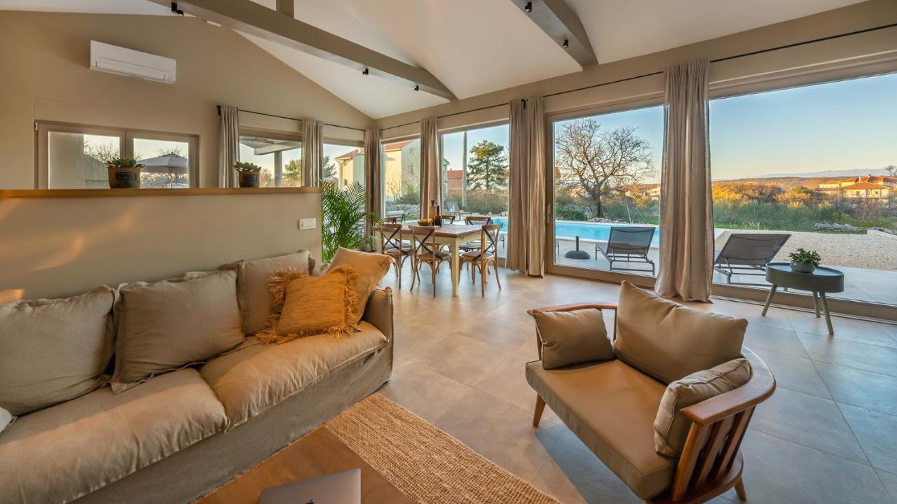 Villa & Jardin - Luxury Villa With Swimming Pool Vrh  Exterior photo
